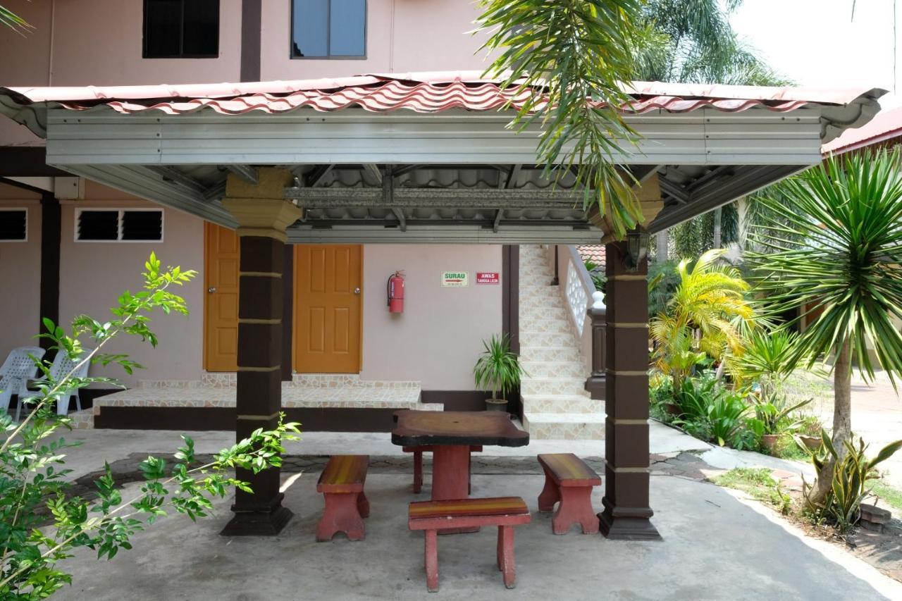 โอโย 44005 เซนางิน รีสอร์ต แอนด์ คาเฟ่ Hotel Tumpat ภายนอก รูปภาพ